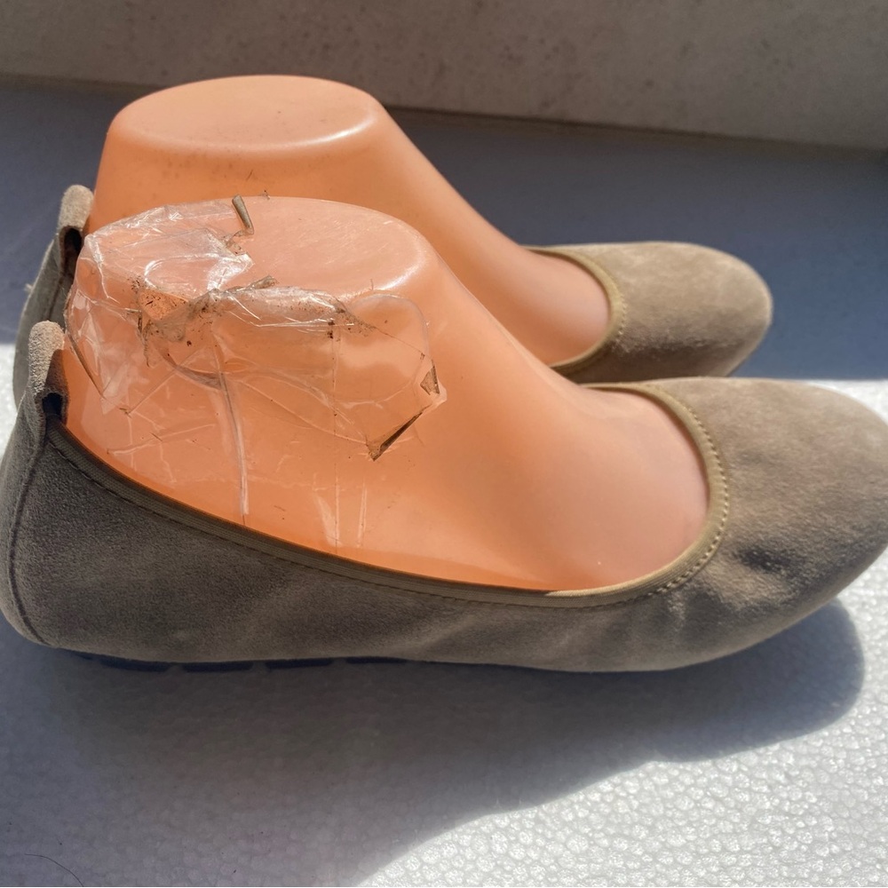 Born Women’s Tan Suede Leather Slip On Ballet Shoes Size 8M - Picture 4 of 14